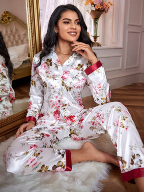 Conjunto de pijama con estampado floral de satén
